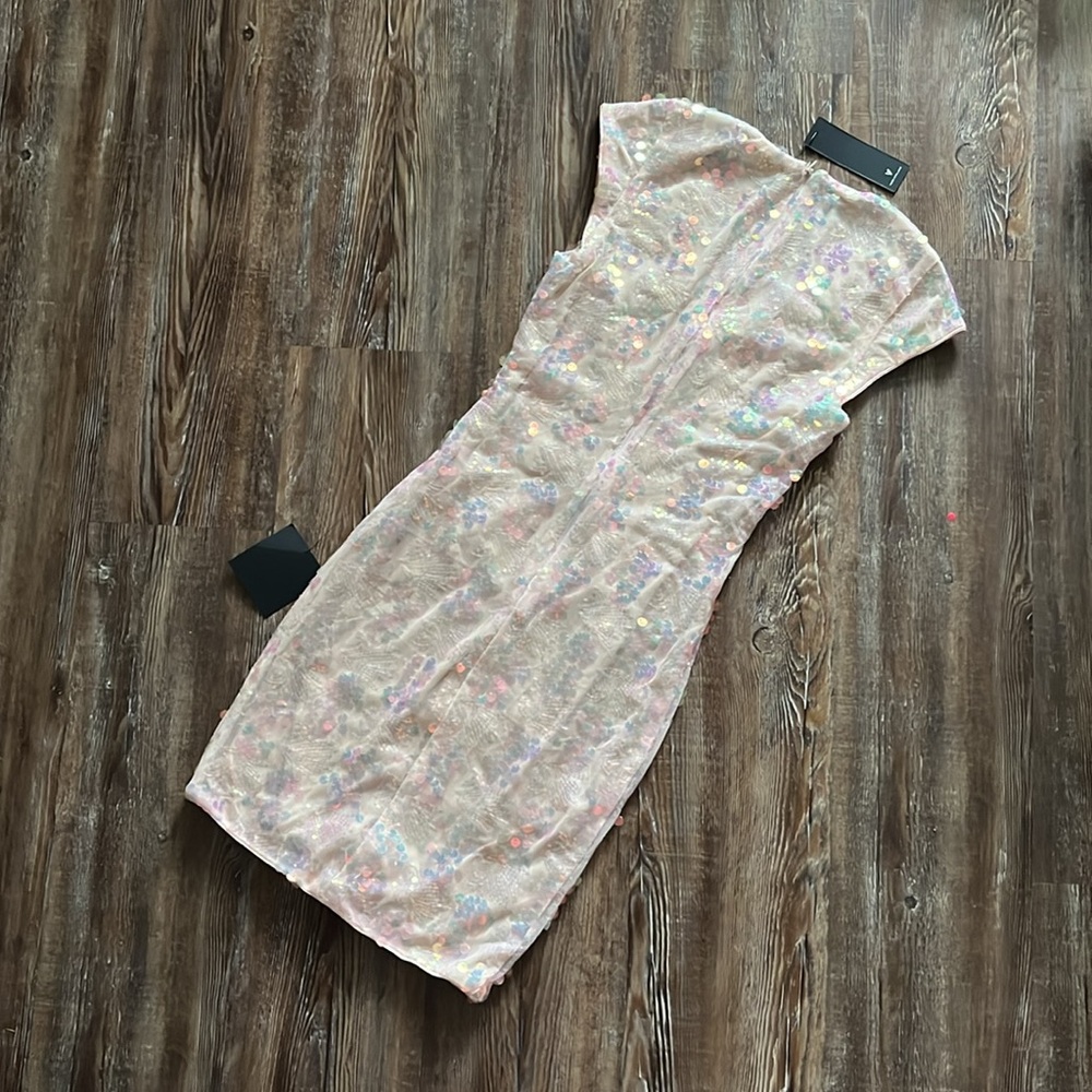 Lulu’s Short Cap Sleeve Neutral Sequin Tight Mini Homecoming Formal Dress - Picture 4 of 4